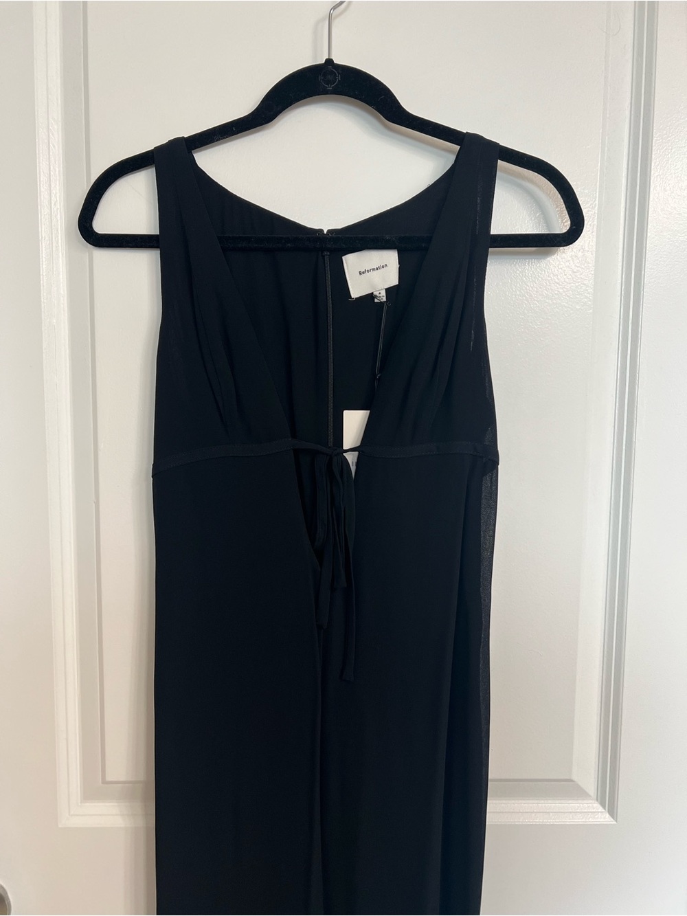 NWT Reformation Taryn Black Deep V Tie Front Maxi Dress Size 4 - Picture 8 of 8